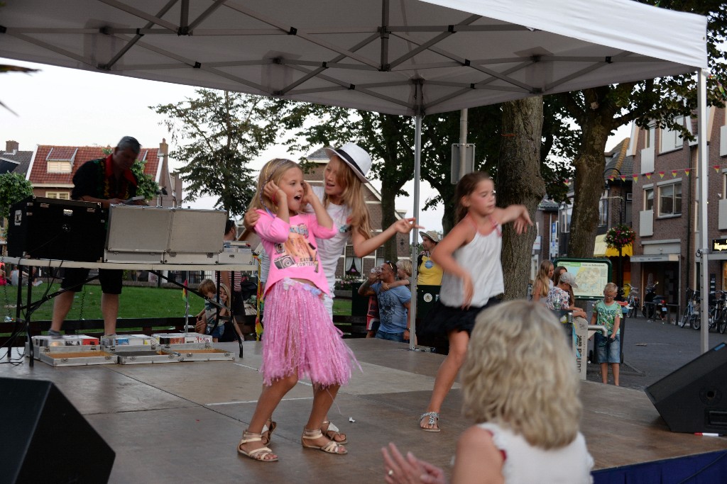 ../Images/Zomercarnaval Noordwijkerhout 383.jpg